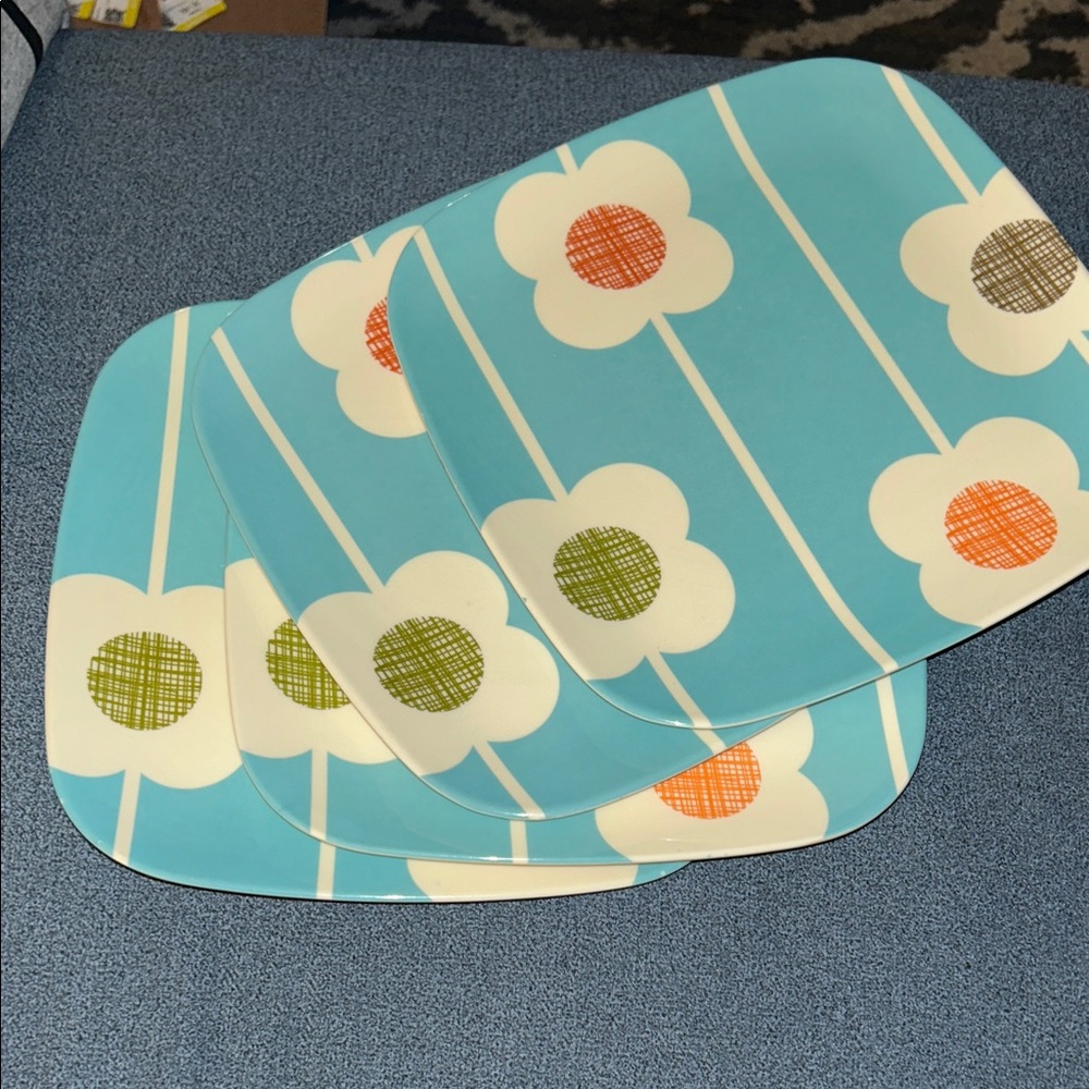 Orla Kiely Blue Floral Dinnerware Set of 4 melamine plates - Picture 15 of 15